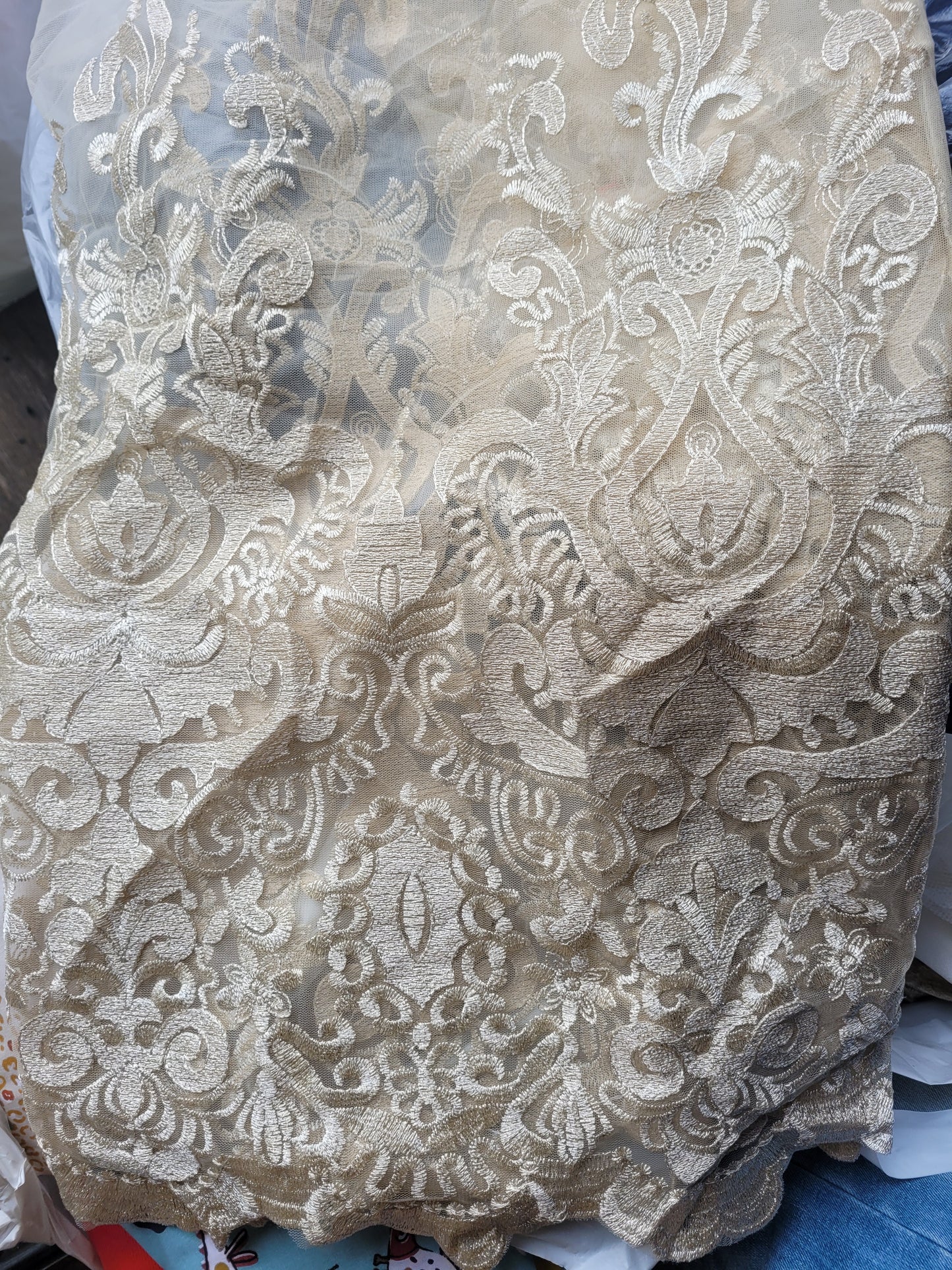 Lace panel trim ivory gold 1 metre x 50 inch