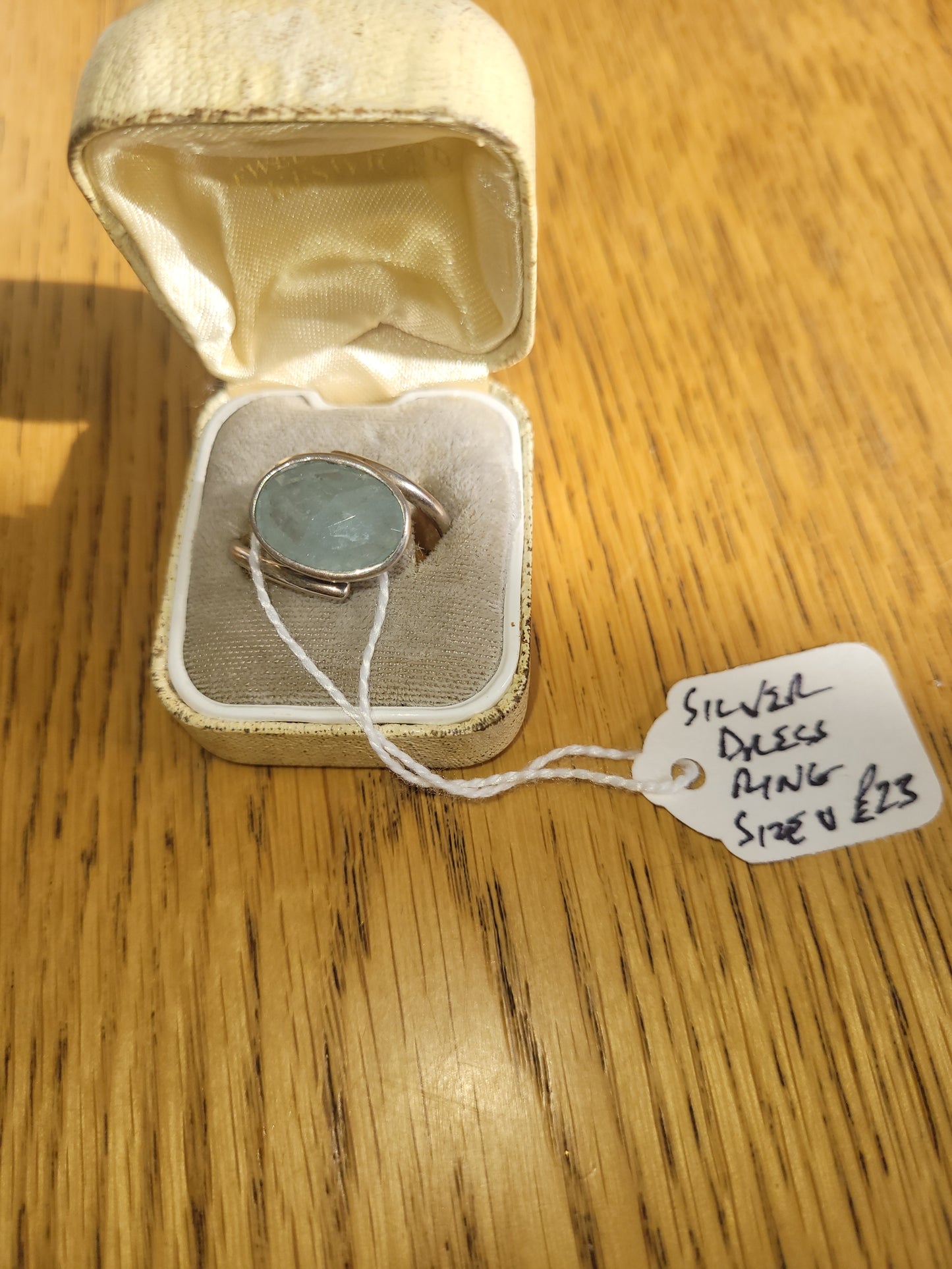 Silver dress ring size U oval stone