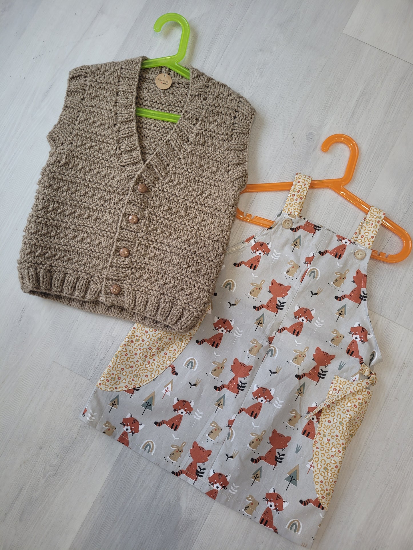 Handmade girls pinifore fox dress age 3-4: