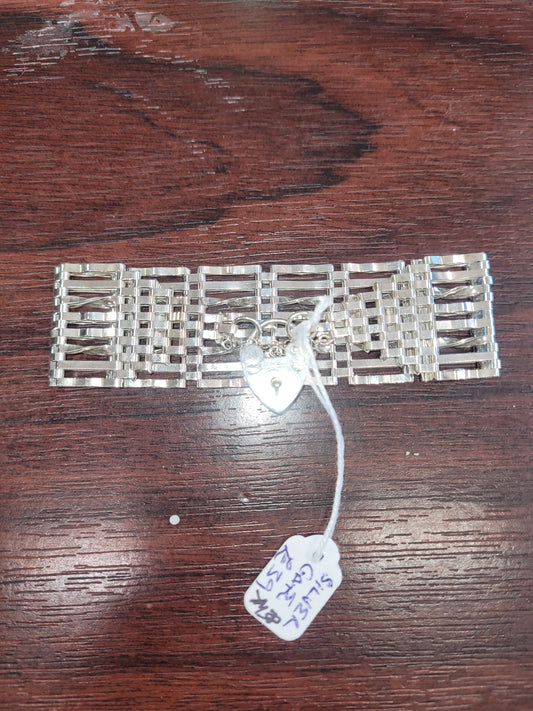Silver Gate bracelet with heart lock