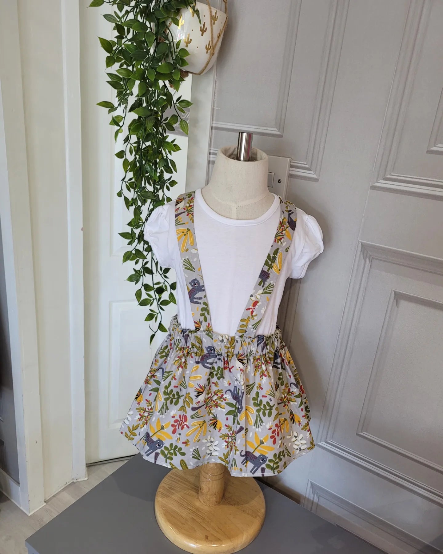 Handmade skirt with straps animal print